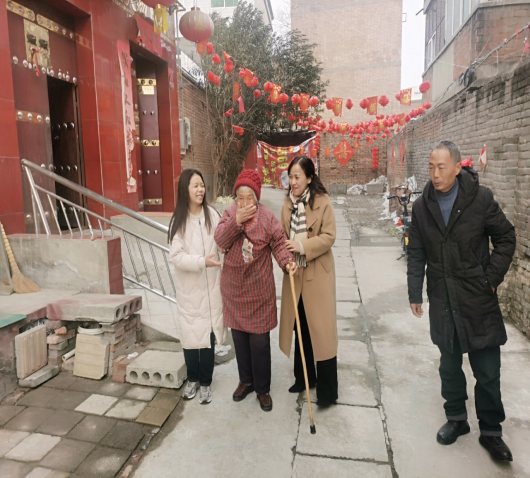 瑟瑟冬日 暖暖溫情——公司黨委、工會(huì)開展“送溫暖、送祝?！被顒?dòng)
